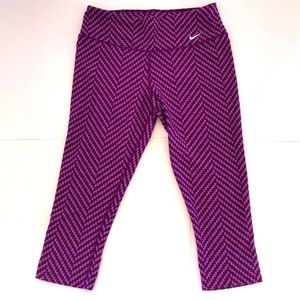 Nike Dri-Fit Athletic Workout Leggings - Women’s Size Medium - Capri